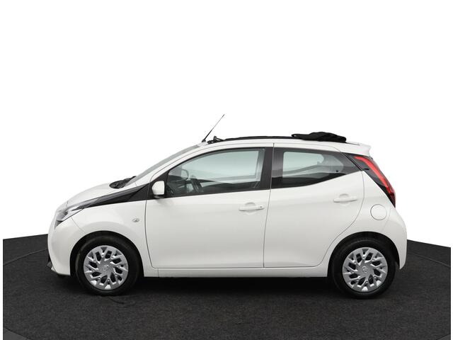 Toyota AYGO 1.0 VVT-i x-play limited | Electrisch vouwdak | Parkeercamera | Apple carplay - Android auto |
