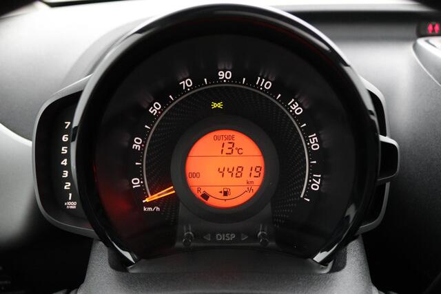 Toyota AYGO 1.0 VVT-i x-play limited | Electrisch vouwdak | Parkeercamera | Apple carplay - Android auto |