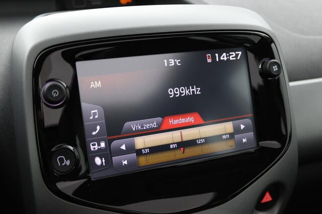 Toyota AYGO 1.0 VVT-i x-play limited | Electrisch vouwdak | Parkeercamera | Apple carplay - Android auto |