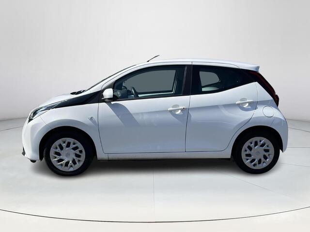 Toyota AYGO 1.0 VVT-i x-play | 5 deurs | Carplay | Airconditioning | Parkeercamera | Elektrische buitenspiegels |