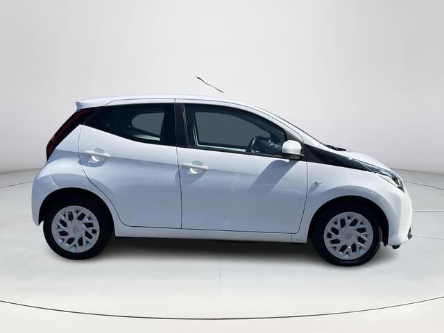 Toyota AYGO 1.0 VVT-i x-play | 5 deurs | Carplay | Airconditioning | Parkeercamera | Elektrische buitenspiegels |