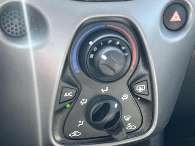 Toyota AYGO 1.0 VVT-i x-play | 5 deurs | Carplay | Airconditioning | Parkeercamera | Elektrische buitenspiegels |