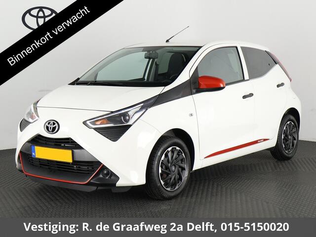 Toyota AYGO 1.0 VVT-i X-Fun + Coral Red Pack | Airco | Bluetooth | Privacy Glass |
