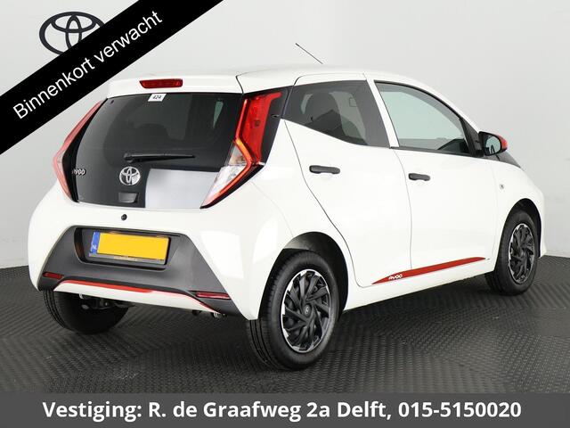 Toyota AYGO 1.0 VVT-i X-Fun + Coral Red Pack | Airco | Bluetooth | Privacy Glass |