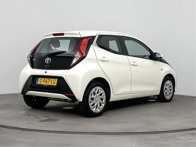 Toyota AYGO 1.0 VVT-i x-play | Camera | Apple Carplay & Android Auto | Airco |