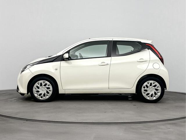 Toyota AYGO 1.0 VVT-i x-play | Camera | Apple Carplay & Android Auto | Airco |