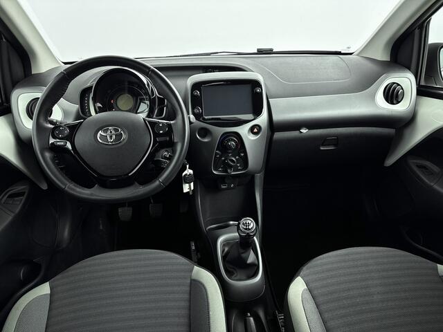 Toyota AYGO 1.0 VVT-i x-play | Camera | Apple Carplay & Android Auto | Airco |
