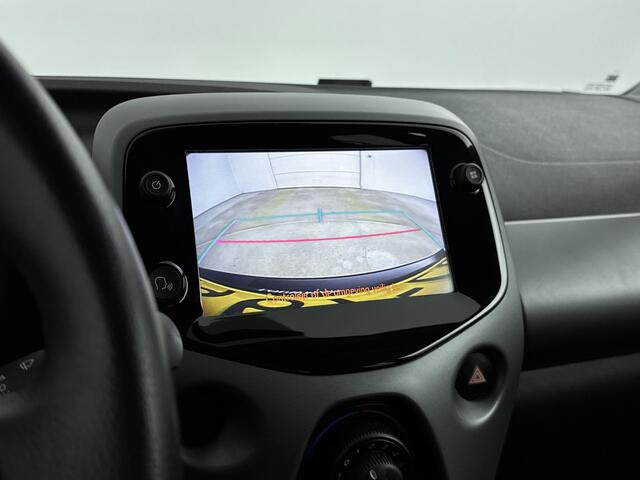 Toyota AYGO 1.0 VVT-i x-play | Camera | Apple Carplay & Android Auto | Airco |