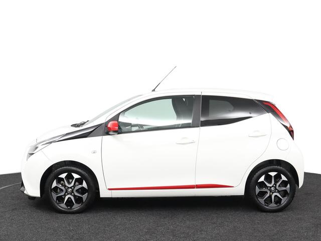 Toyota AYGO 1.0 VVT-i x-cite | Climate-Control | Apple Carplay/Android Auto | Parkeercamera | Lichtmetalen-Velgen |