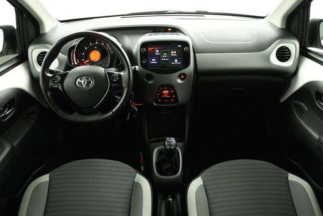 Toyota AYGO 1.0 VVT-i x-cite | Climate-Control | Apple Carplay/Android Auto | Parkeercamera | Lichtmetalen-Velgen |