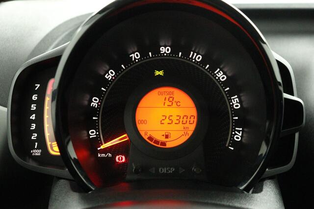 Toyota AYGO 1.0 VVT-i x-cite | Climate-Control | Apple Carplay/Android Auto | Parkeercamera | Lichtmetalen-Velgen |