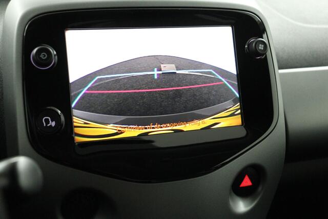 Toyota AYGO 1.0 VVT-i x-cite | Climate-Control | Apple Carplay/Android Auto | Parkeercamera | Lichtmetalen-Velgen |