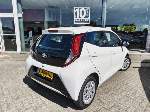 Toyota AYGO 1.0 VVT-i x-play Automaat | Android Auto, Apple Carplay | Achter