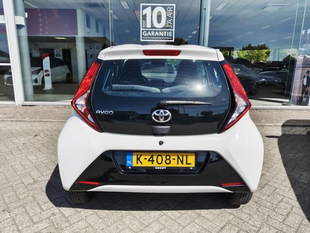 Toyota AYGO 1.0 VVT-i x-play Automaat | Android Auto, Apple Carplay | Achter