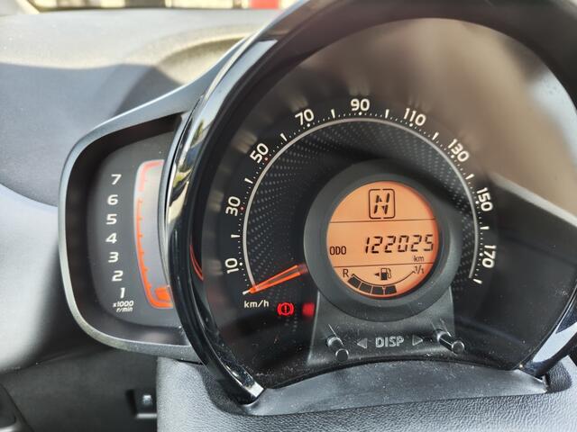 Toyota AYGO 1.0 VVT-i x-play Automaat | Android Auto, Apple Carplay | Achter