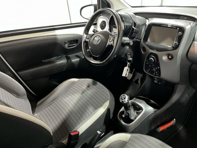 Toyota AYGO 1.0 VVT-I X-Play - Navigatie - Achteruitrijcamera - Airco