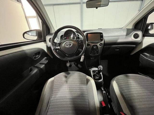 Toyota AYGO 1.0 VVT-I X-Play - Navigatie - Achteruitrijcamera - Airco