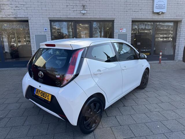 Toyota AYGO 1.0 VVT-i x-play Camera led Nap Beurt
