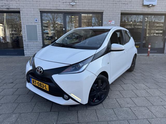 Toyota AYGO 1.0 VVT-i x-play Camera led Nap Beurt