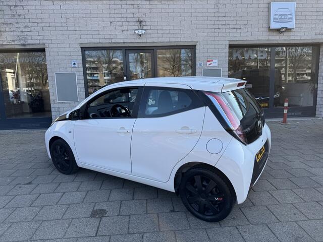 Toyota AYGO 1.0 VVT-i x-play Camera led Nap Beurt