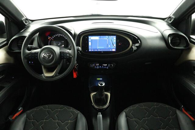 Toyota AYGO X 1.0 VVT-i MT Envy | Apple Carplay/Android Auto | Fietsendragerbeugel | Navigatie | Parkeercamera |