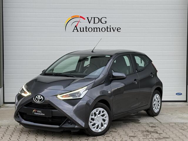 Toyota AYGO 1.0 VVT-i x-play Automaat /Airco / Navigatie CarPlay / Camera / DAB Radio