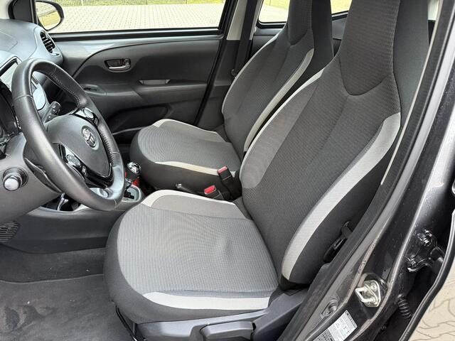 Toyota AYGO 1.0 VVT-i x-play Automaat /Airco / Navigatie CarPlay / Camera / DAB Radio