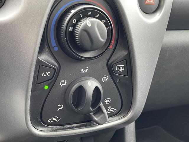 Toyota AYGO 1.0 VVT-i x-play / Navigatie / Camera / Cruise control /