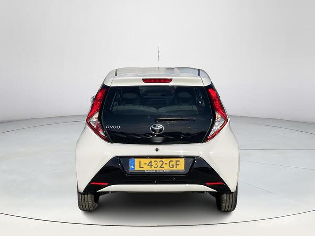 Toyota AYGO 1.0 VVT-i x-play **APPLE CARPLAY/ PARKEERCAMERA/ 36 MAANDEN GARANTIE**