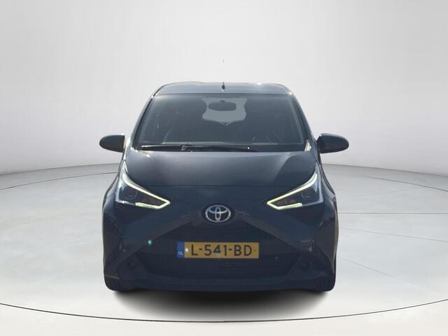 Toyota AYGO 1.0 VVT-i x-play **APPLE CARPLAY/ PARKEERCAMERA/ 36 MAANDEN GARANTIE**