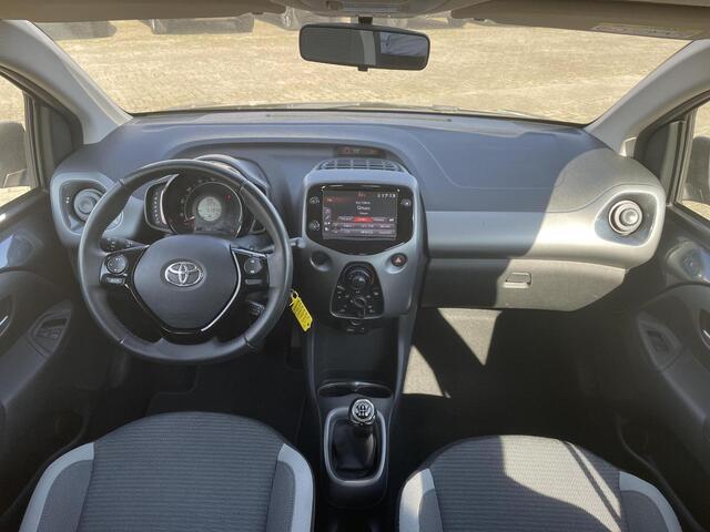 Toyota AYGO 1.0 VVT-i x-play **APPLE CARPLAY/ PARKEERCAMERA/ 36 MAANDEN GARANTIE**