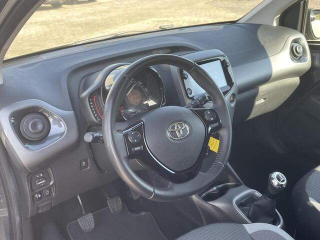 Toyota AYGO 1.0 VVT-i x-play **APPLE CARPLAY/ PARKEERCAMERA/ 36 MAANDEN GARANTIE**
