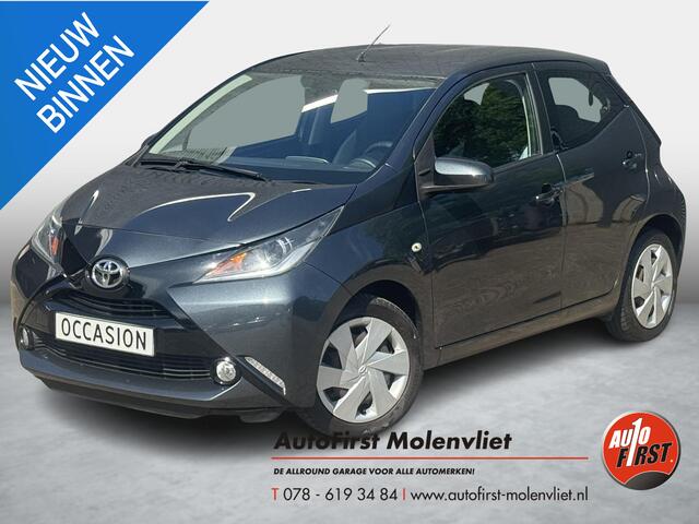 Toyota AYGO 1.0 VVT-i x-play I INCL. ¤ 850,00 AFL.KOSTEN + BOVAG GARANTIE