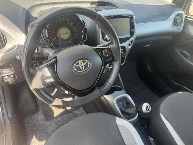 Toyota AYGO 1.0 VVT-i x-play I INCL. ¤ 850,00 AFL.KOSTEN + BOVAG GARANTIE