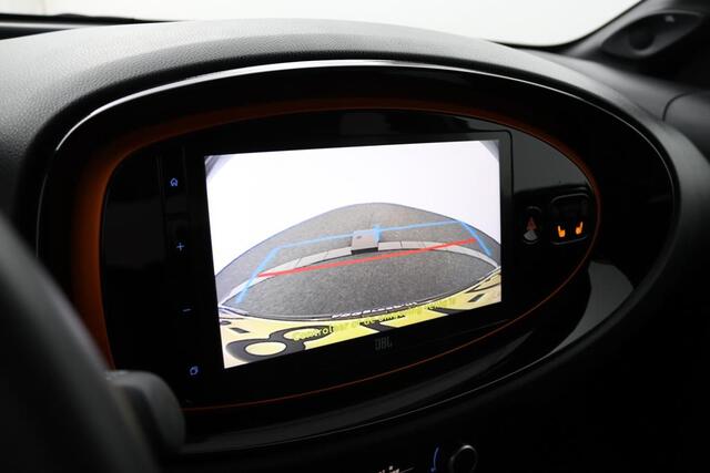 Toyota AYGO X 1.0 VVT-i S-CVT Limited AUTOMAAT | Half lederen bekleding | Stoelverwarming | Navigatie | Jbl Geluidssysteem |