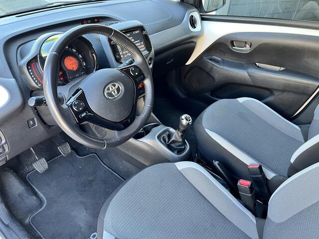 Toyota AYGO 1.0 VVT-i x-joy Clima Apple carplay Android auto NL auto 1e eig Dealer onderhouden