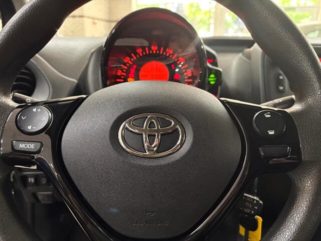 Toyota AYGO 1.0 VVT-I X-FUN / AIRCO / MULTIMEDIA / LED V+A / SPEEDLIMITER