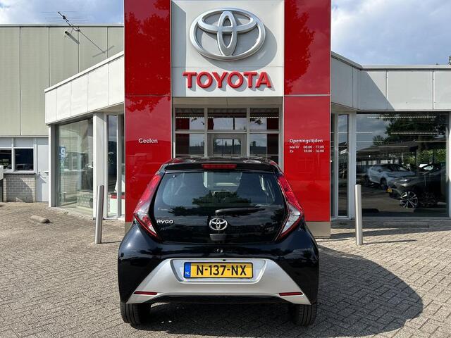 Toyota AYGO 1.0 VVT-i x-play, Navi, Camera, Bluetooth