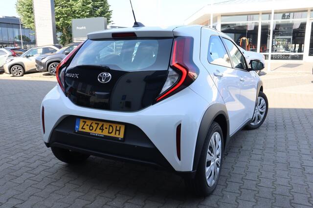 Toyota AYGO 1.0 VVT-i MT Play AdaptiveCruise/Apple/AndroidAuto