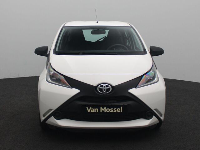 Toyota AYGO 1.0 VVT-i x-now