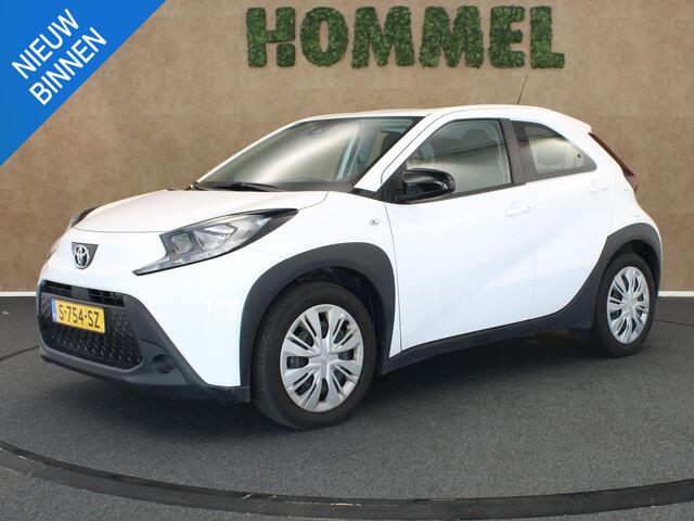 Toyota AYGO X 1.0 VVT-i MT Play - ORIGINEEL NEDERLANDSE AUTO - AIRCO - ADAPTIEVE CRUISE CONTROL - ACHTERUITRIJCAMERA - BLUETOOTH - LICHTSENSOR - DAB RADIO