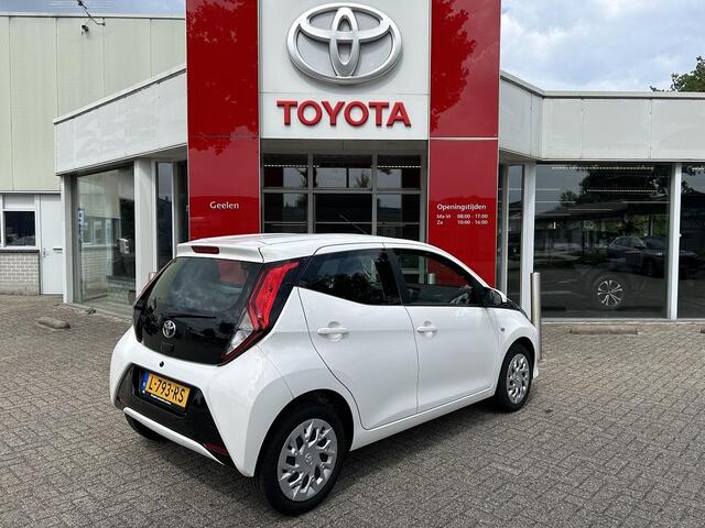Toyota AYGO 1.0 VVT-i x-play, Apple carplay, Camera