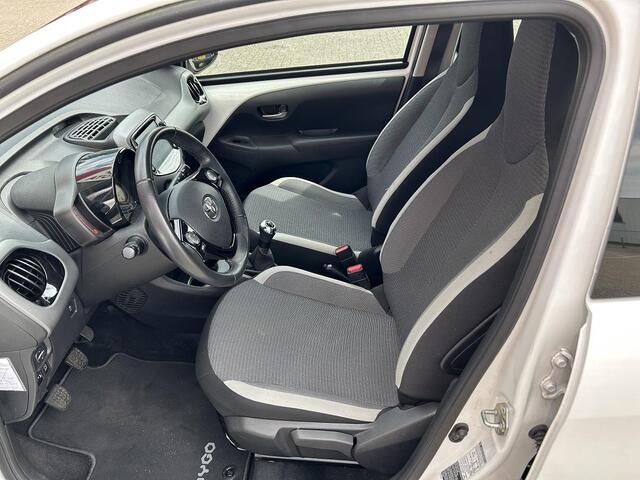 Toyota AYGO 1.0 VVT-i x-play, Apple carplay, Camera