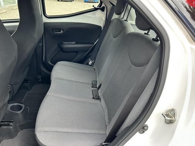 Toyota AYGO 1.0 VVT-i x-play, Apple carplay, Camera