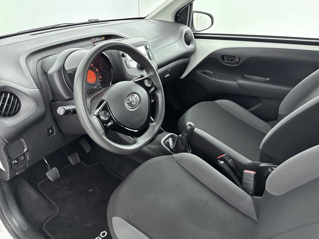 Toyota AYGO 1.0 VVT-i x-fun | 5-drs | Bluetooth | Airco | NL-auto |
