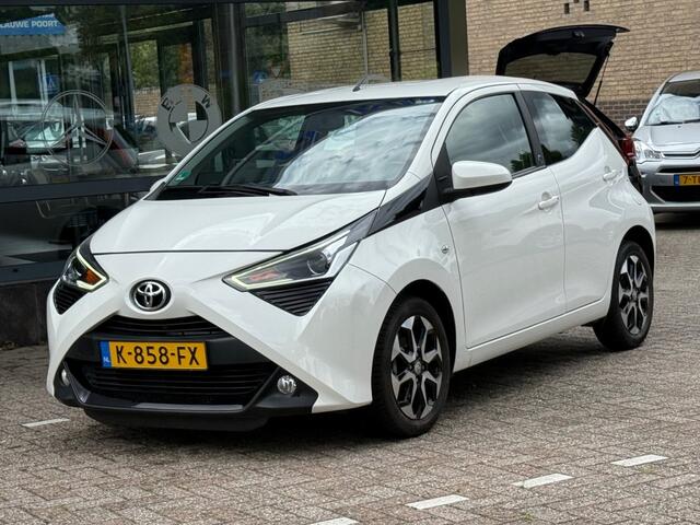 Toyota AYGO 1.0 VVT-I X-First Automaat Airco Camera Apple Carplay