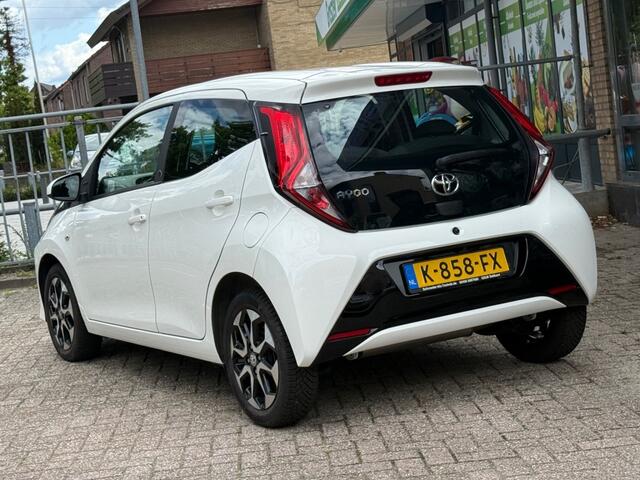 Toyota AYGO 1.0 VVT-I X-First Automaat Airco Camera Apple Carplay