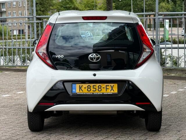 Toyota AYGO 1.0 VVT-I X-First Automaat Airco Camera Apple Carplay