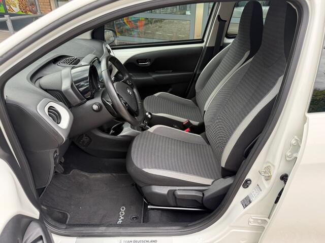 Toyota AYGO 1.0 VVT-I X-First Automaat Airco Camera Apple Carplay