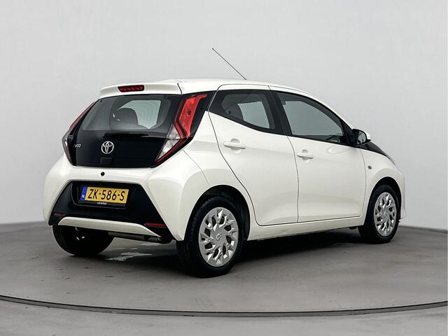 Toyota AYGO 1.0 VVT-i x-play Leseman aangemeld vanaf handerlaar 4-7